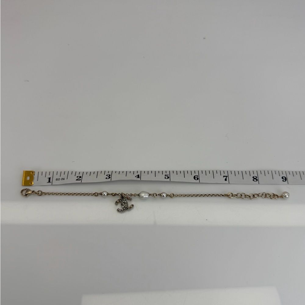 CHANEL Pearl & Crystal Gold Tone Bracelet C20 K - Picture 13 of 13